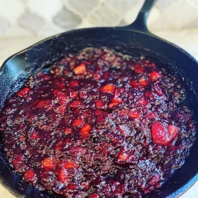 Easy homemade cranberry sauce